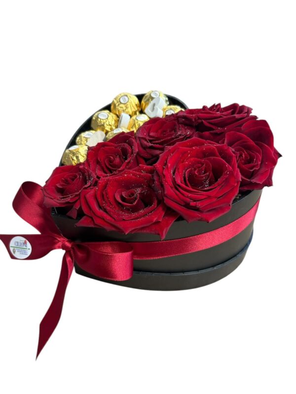 Adriana: Box di Rose rosse Ferrero Rocher - immagine 2